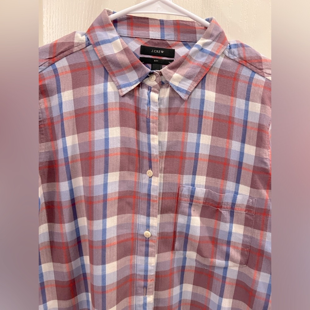 J. Crew women’s plaid long sleeve collared top 99% cotton 1% elasine. Size 8